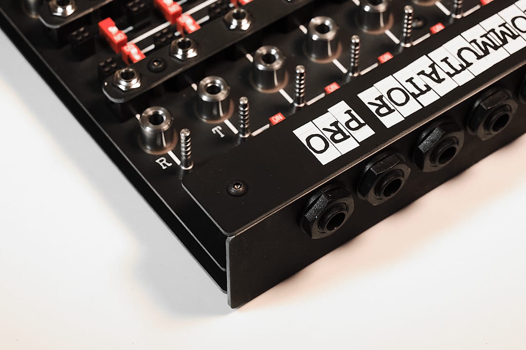 Mad Sound Factory Kommutator Pro Mad Sound Factory Kommutator Pro Corner Fragment